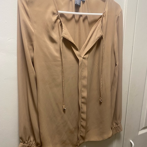 Used like new. Women top. Small - Picture 1 of 3